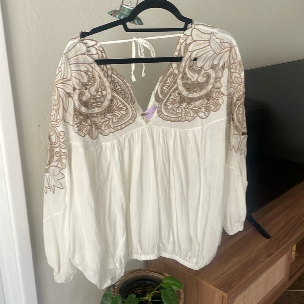 Free People Cutwork Dolman Blouse Top in Cream Lace- size L but can fit any body